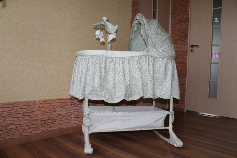 Продаю очаровательную колыбельку Simplicity