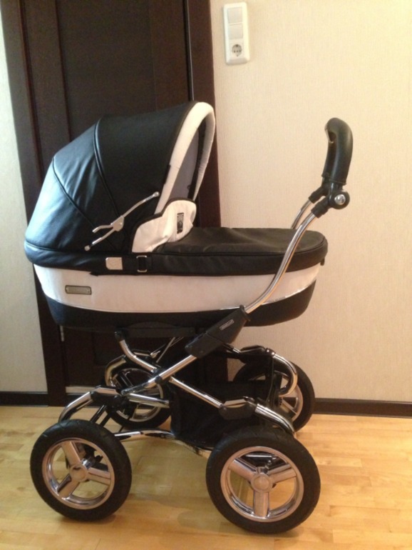 Продаю отличную коляску для зимы Bebecar