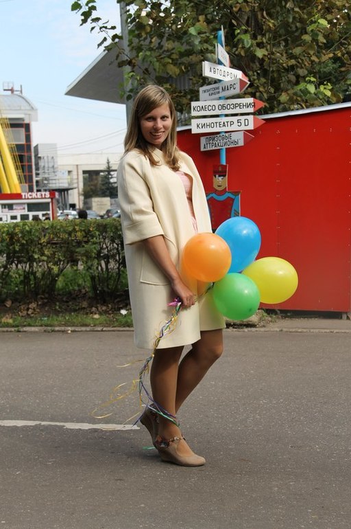 Продаю пальто,шила сама,новое,могу сделать точно такое же любого цвета,цена 5000р