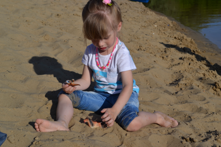 Июнь. Речка