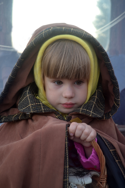 У моего ребенка тяжелое деревенское детство-2)))