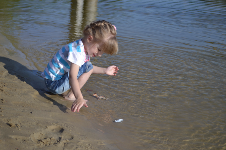 Июнь. Речка