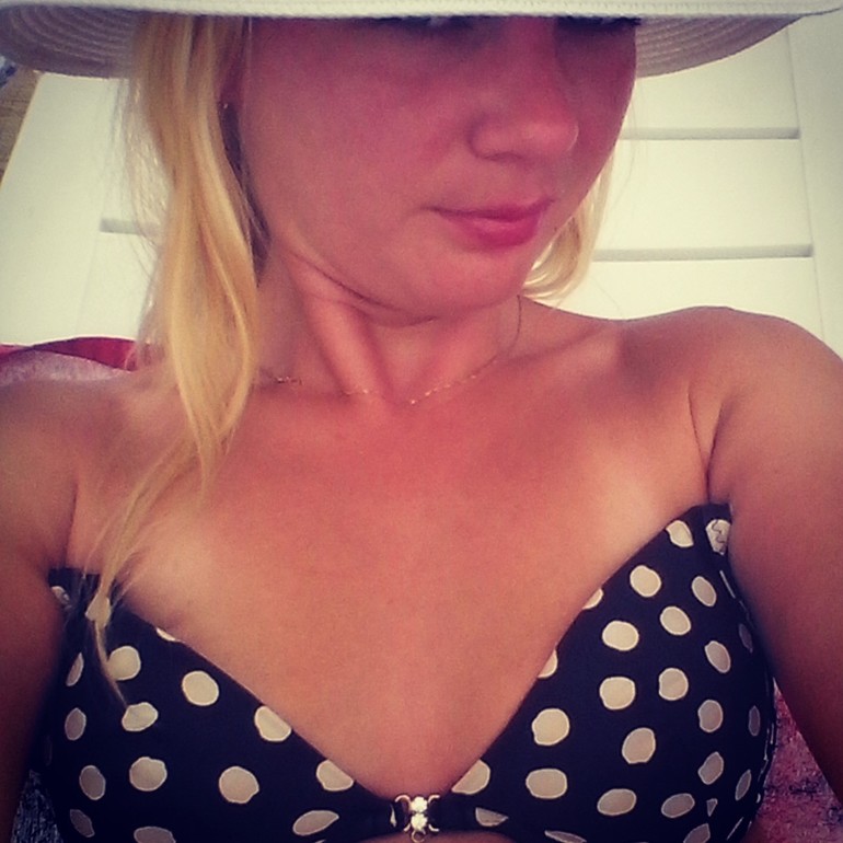 жарюсь на солнышке