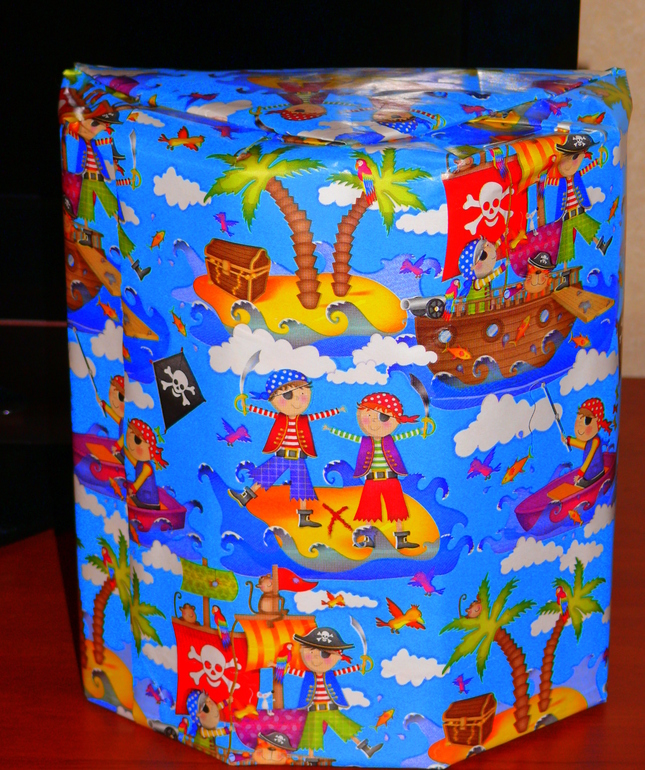 Дима в субботу идет к другу на день рождения