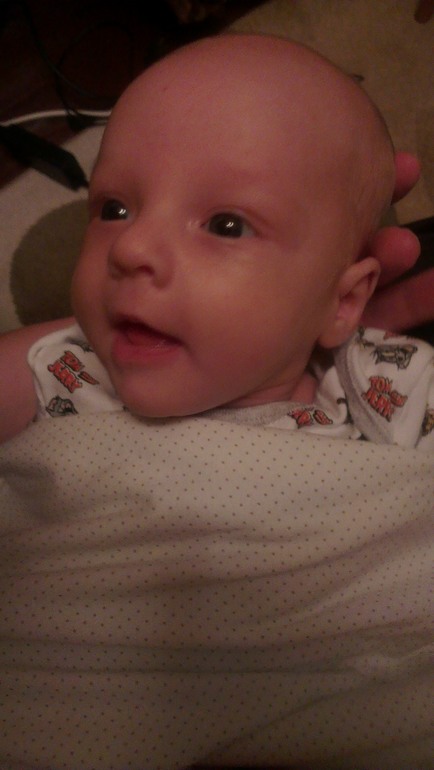 Первая улыбка папе!