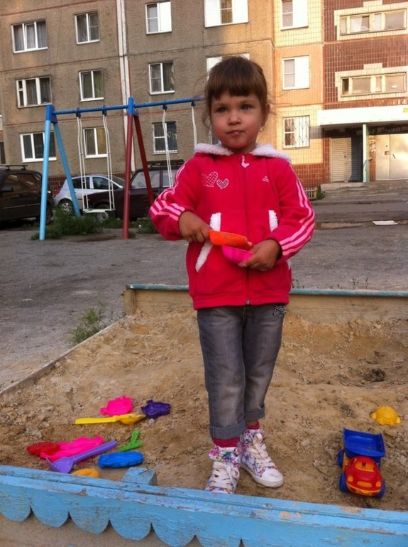 Доченька Ева(немного фото)...