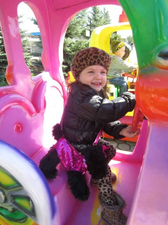 Доченька Ева(немного фото)...