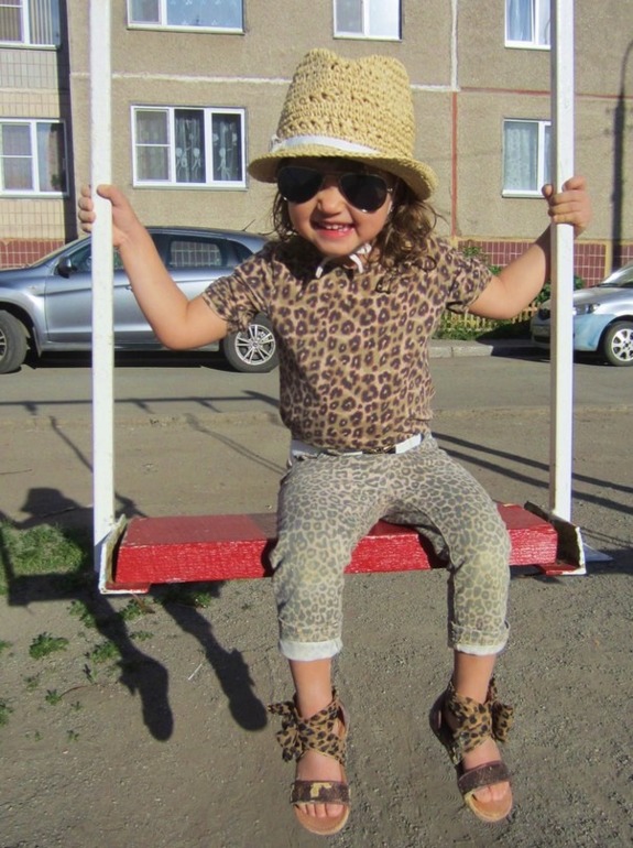 Доченька Ева(немного фото)...