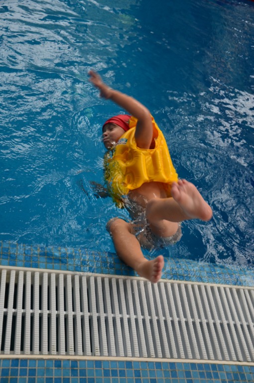 кино и бассейн.