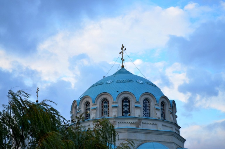 Евпатория.Набережная.На море шторм.