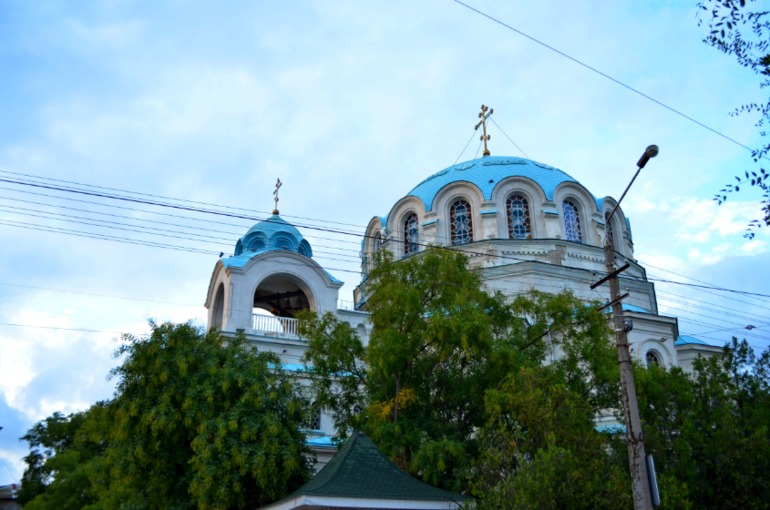 Евпатория.Набережная.На море шторм.