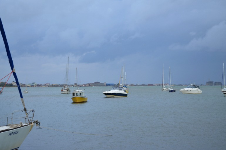 Евпатория.Набережная.На море шторм.