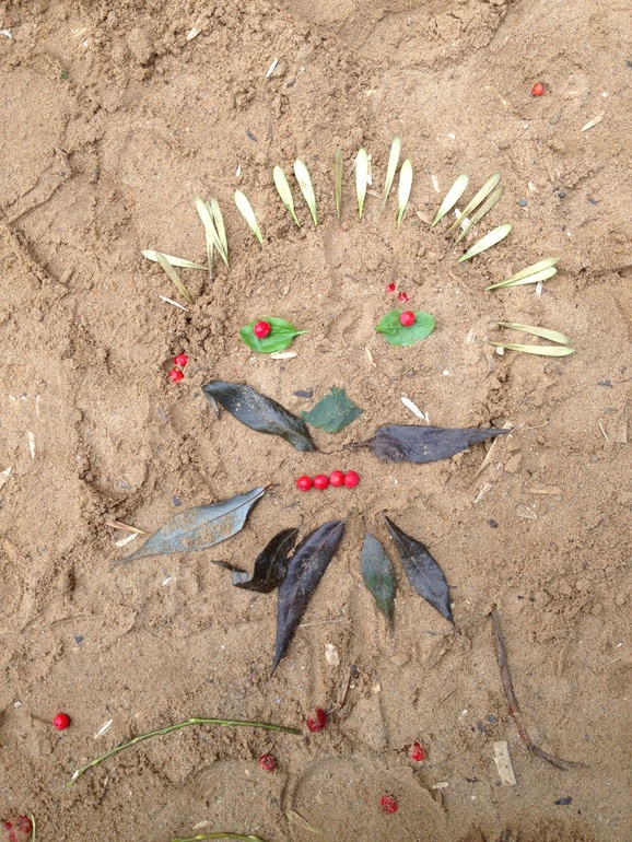 С детьми на прогулке