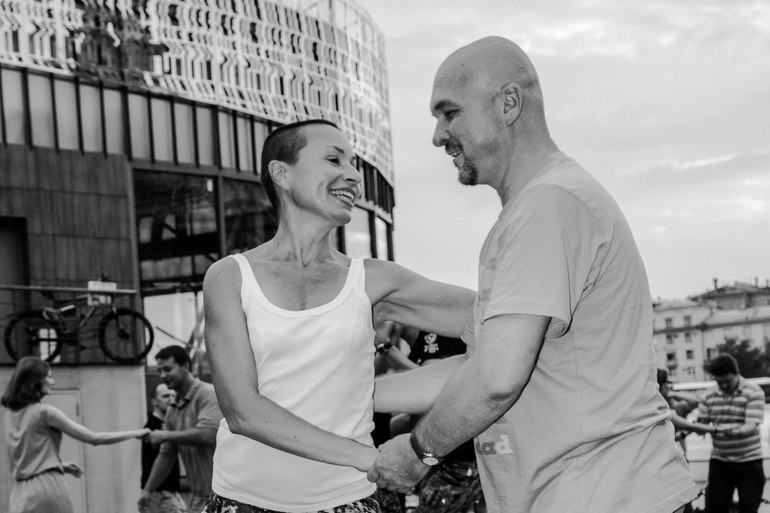 Танцы в городе!