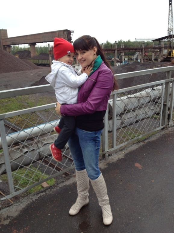 наша прогулка и папин 12 грузовик.....