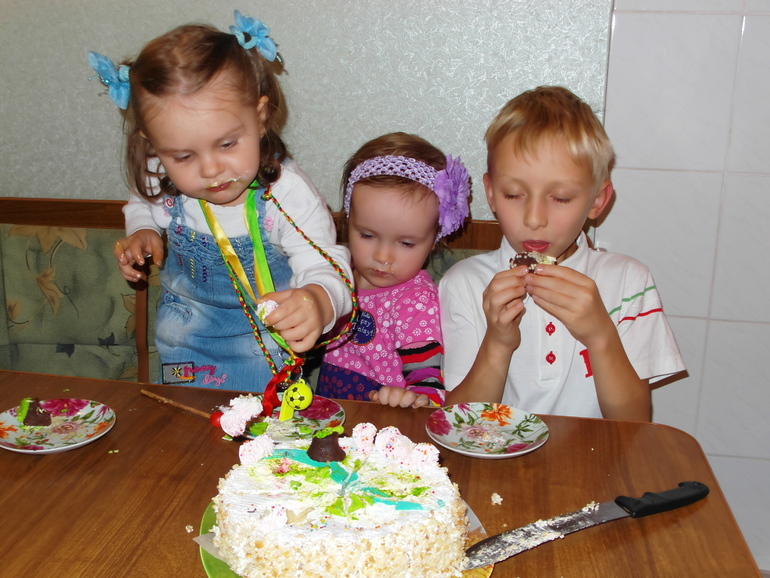 Вот и исполнилось нам 2 годика
