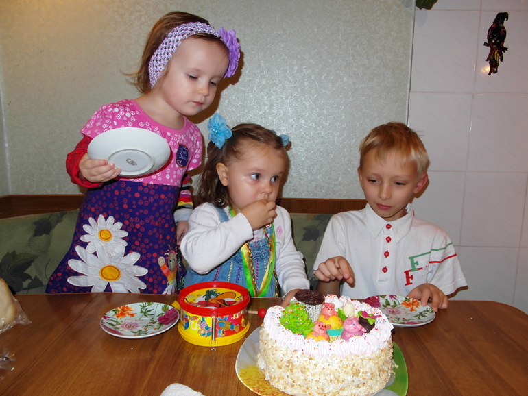 Вот и исполнилось нам 2 годика