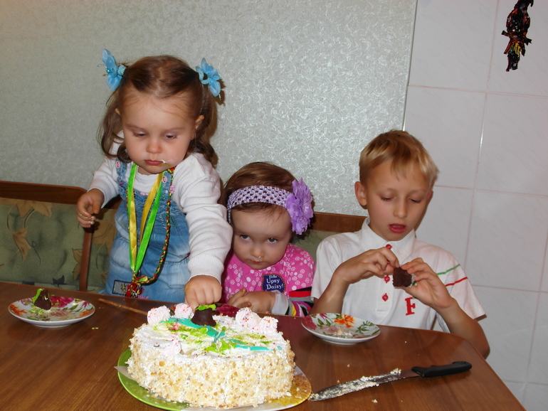Вот и исполнилось нам 2 годика