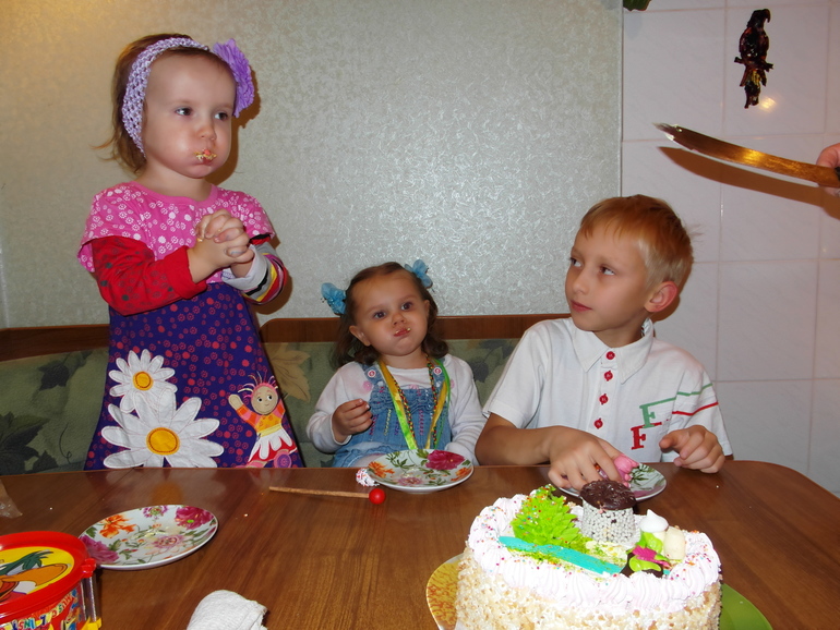 Вот и исполнилось нам 2 годика