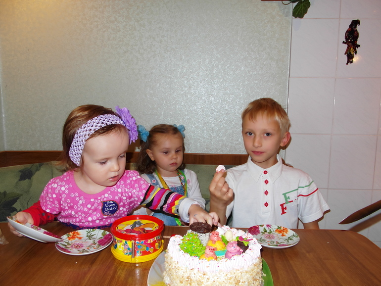 Вот и исполнилось нам 2 годика