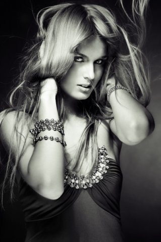 Девочки, не теряем! Изменила аву)