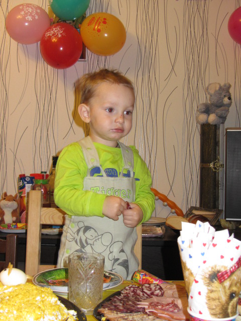 жуткие фотки с 2 летия(фоткала свекровь)