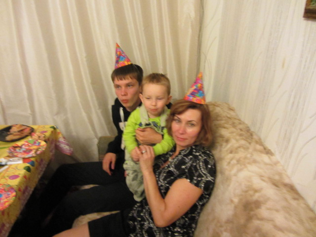 жуткие фотки с 2 летия(фоткала свекровь)