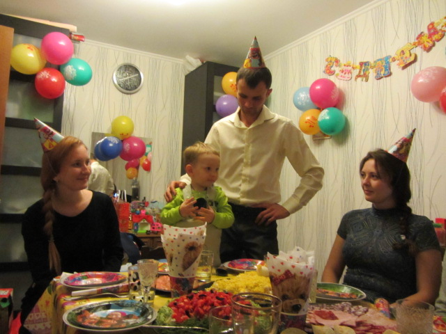 жуткие фотки с 2 летия(фоткала свекровь)