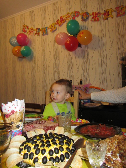 жуткие фотки с 2 летия(фоткала свекровь)