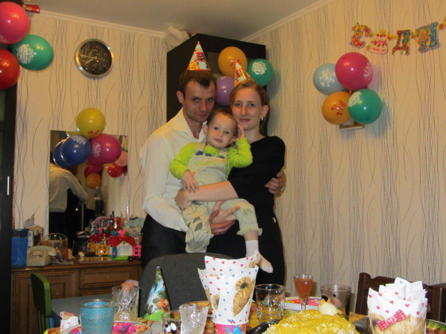 жуткие фотки с 2 летия(фоткала свекровь)