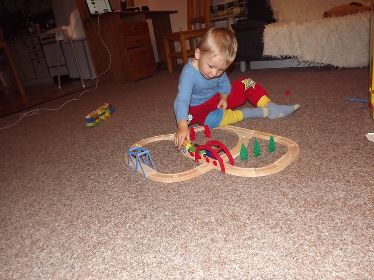 Люблю я паровозы, пусть, говорят, они меня погубят...