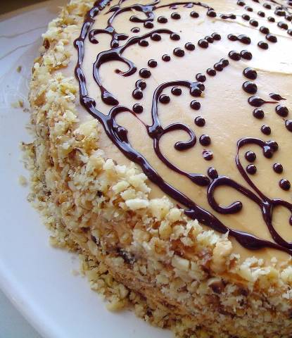 Шоколадный торт со сливочным кремом со сгущёнкой