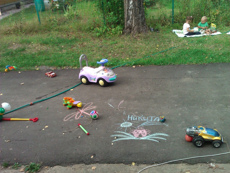 Детская любовь? Дружба? =)