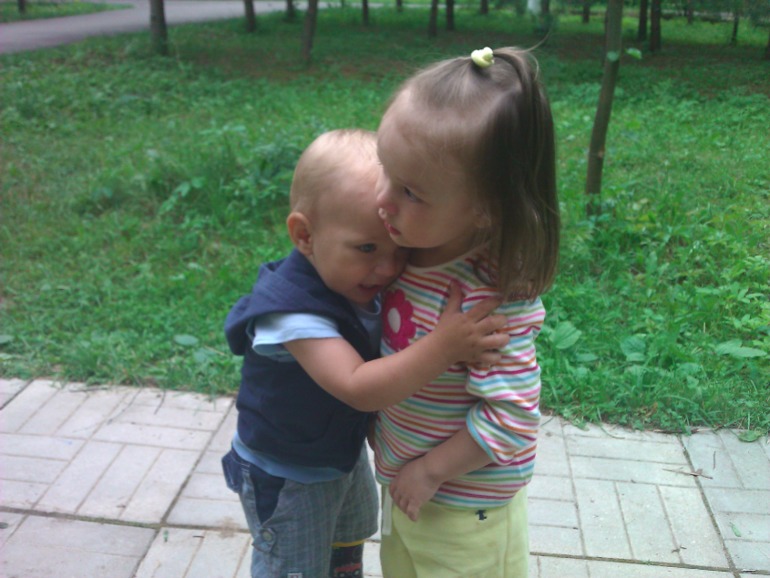 Детская любовь? Дружба? =)