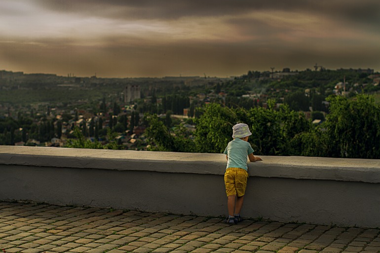 В доме где есть дети, идеально чисто может быть только в вазочке с конфетами