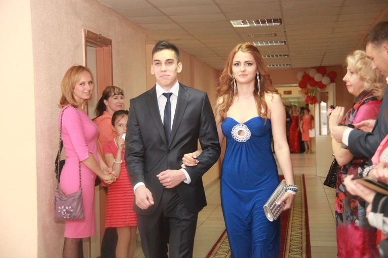 Риточкин выпуск из школы))