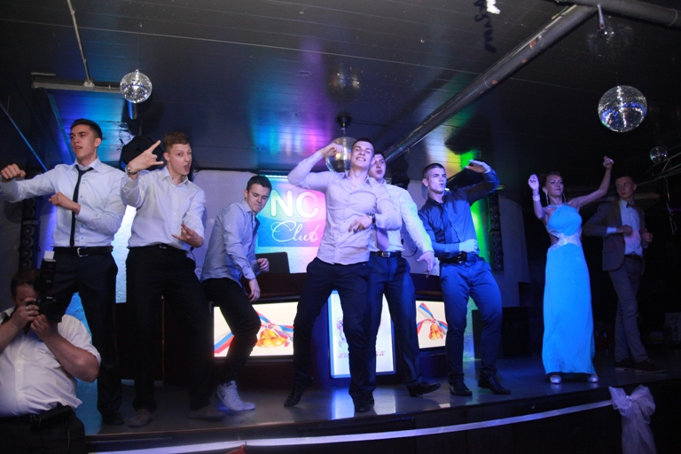 Риточкин выпуск из школы))