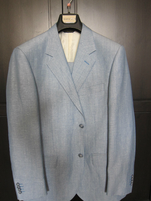 Продам мужской костюм Henderson 2500 рубл