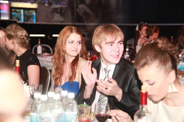 Риточкин выпуск из школы))