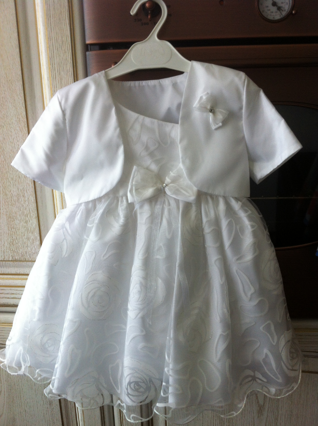 красивое,нарядное платье греческого дизайнера на 2 года,4000 тыс, Питер.