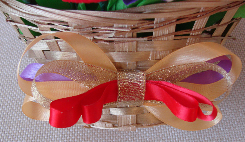 Букет для маленькой принцессы и корзиночка по случаю хорошего настроения ;)).