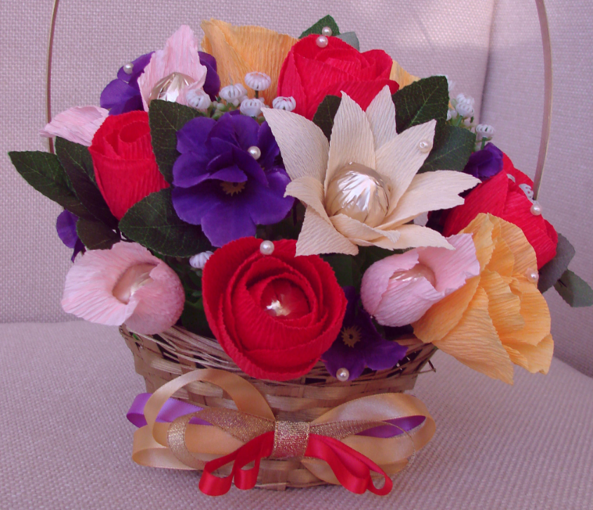 Букет для маленькой принцессы и корзиночка по случаю хорошего настроения ;)).