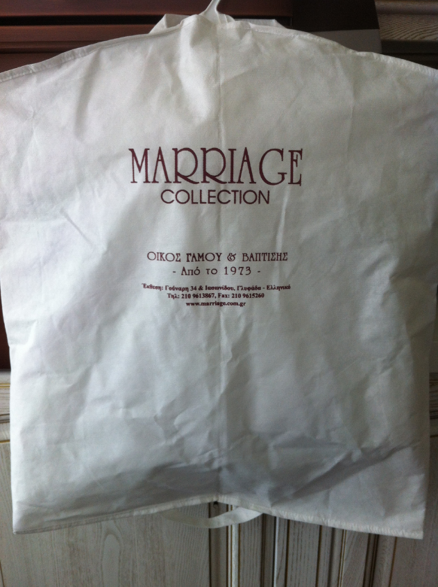 красивое,нарядное платье греческого дизайнера на 2 года,4000 тыс, Питер.