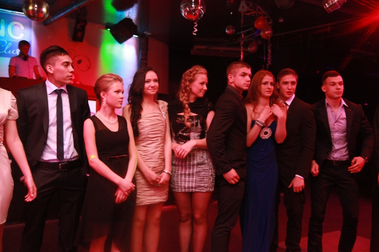 Риточкин выпуск из школы))