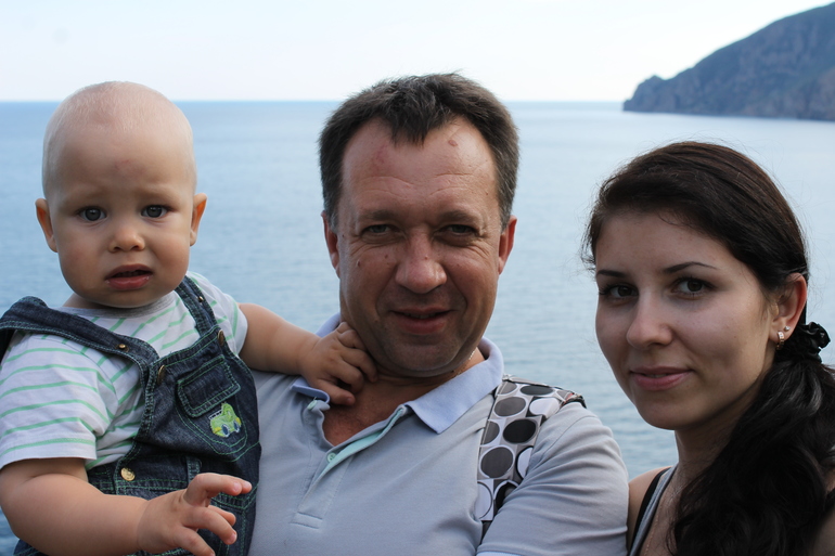 Похож сыночек на маму?