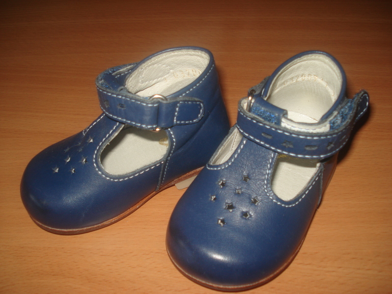 обувь на мальчика Б/У размеры с 19 по 22, кават, котофей, минимен, муммин