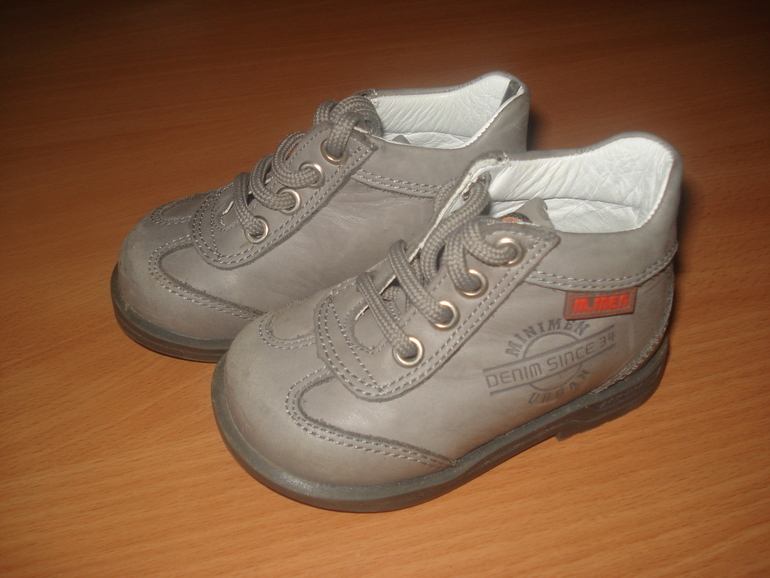 обувь на мальчика Б/У размеры с 19 по 22, кават, котофей, минимен, муммин