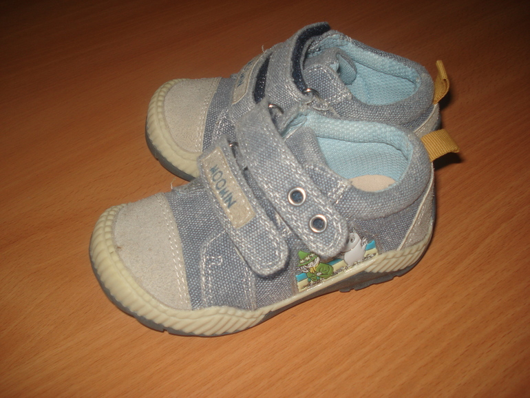 обувь на мальчика Б/У размеры с 19 по 22, кават, котофей, минимен, муммин