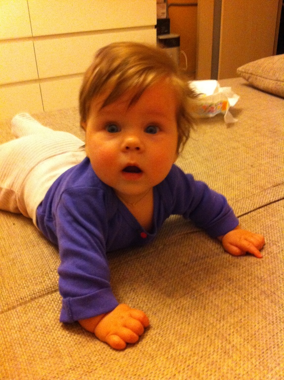 ПЕРВЫЙ ЗУБИК)))