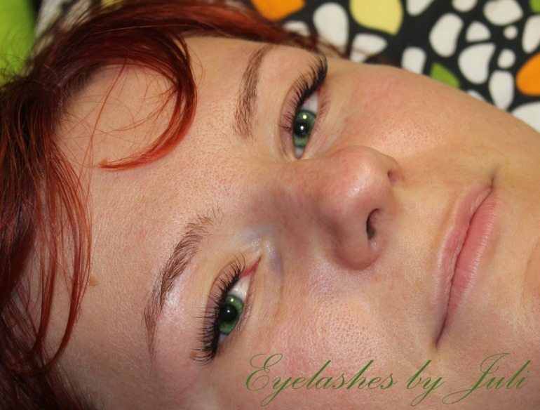 Наращивание ресниц ночью